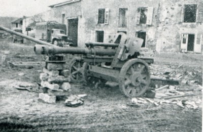Captured German field piece at Amelecourt, France