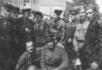 Division Artillery Members Contact Russians
